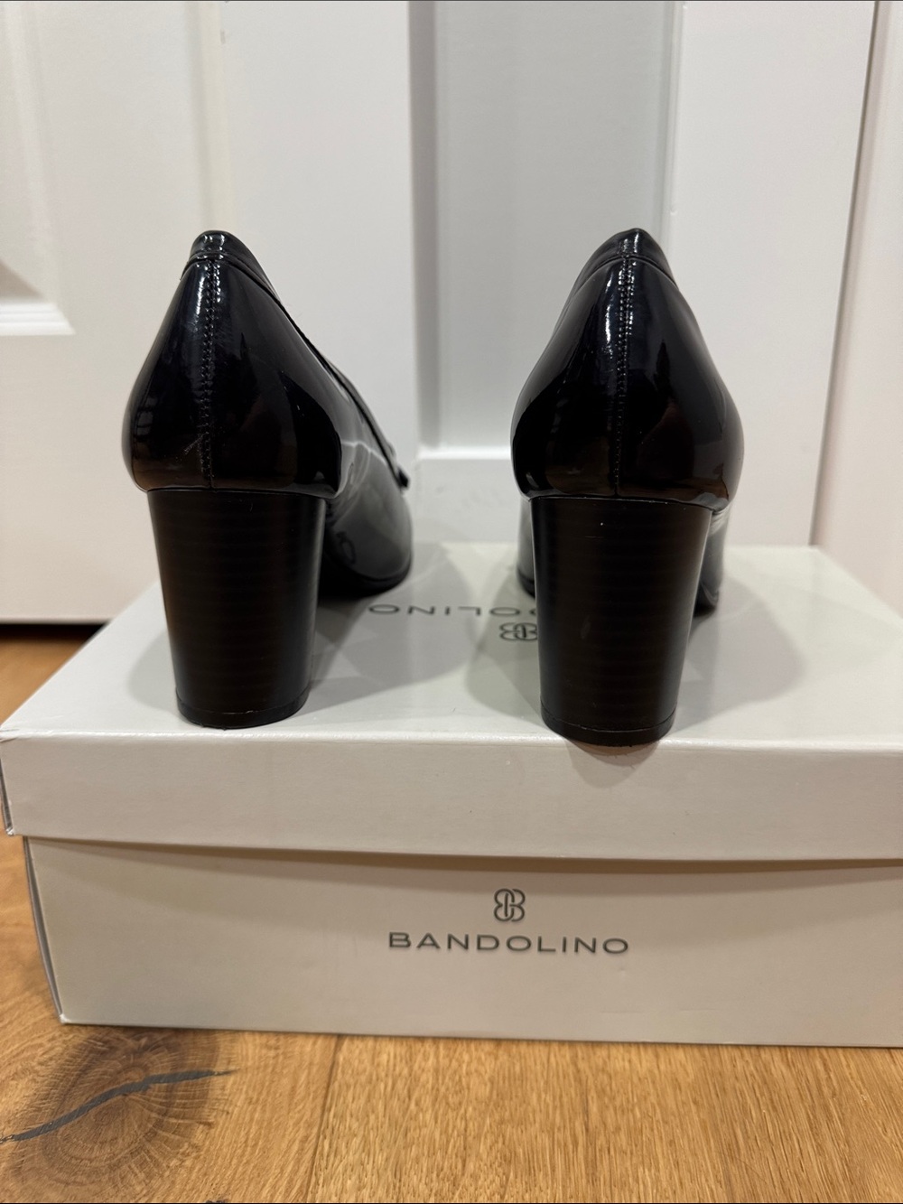 Bandolino Black Patent Leather Block Heel Penny Loafers Sz 7 barely worn w box - Picture 3 of 12